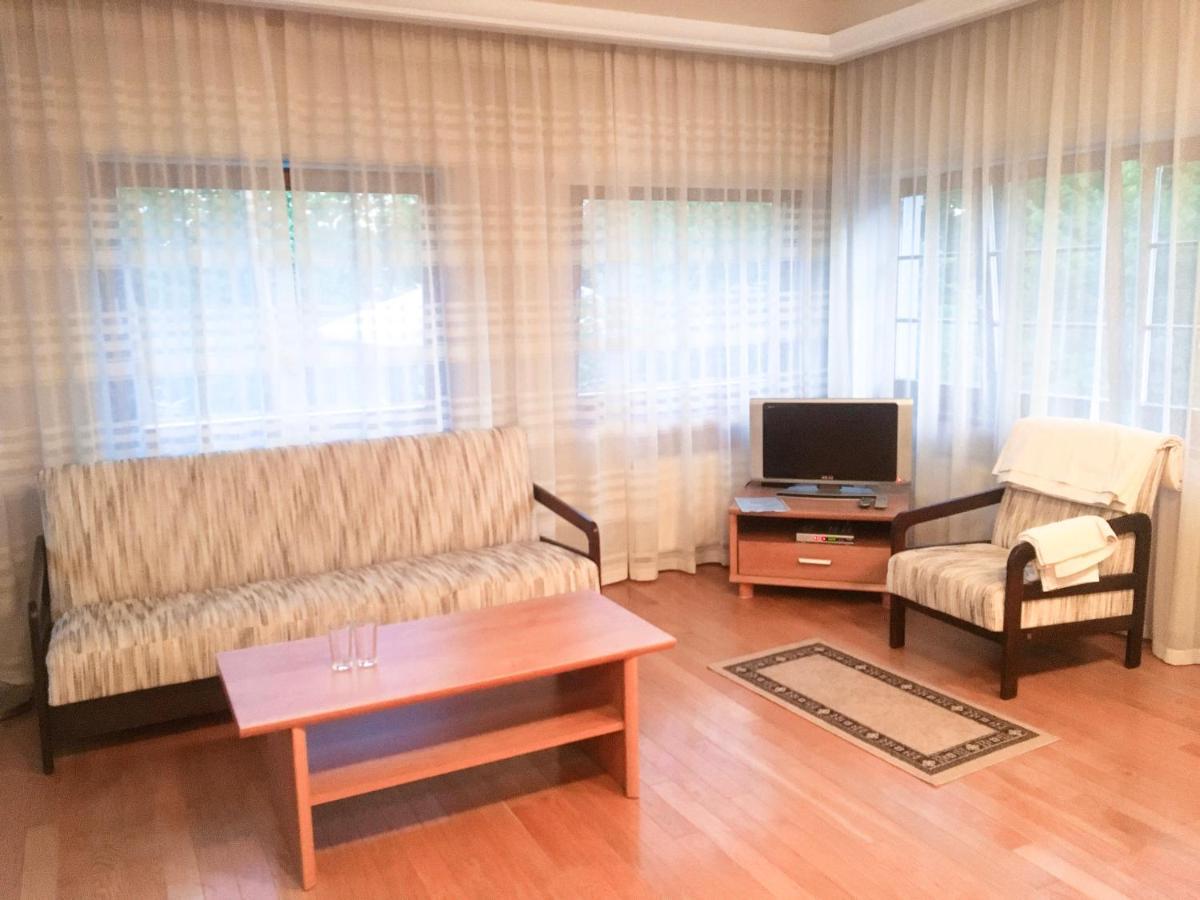 Room In Guest Room - Valensija - Large Suite Юрмала Екстер'єр фото