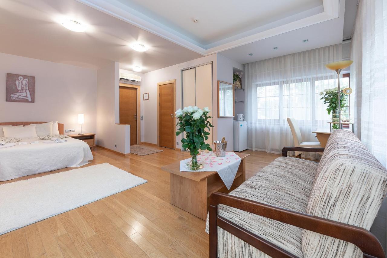 Room In Guest Room - Valensija - Large Suite Юрмала Екстер'єр фото